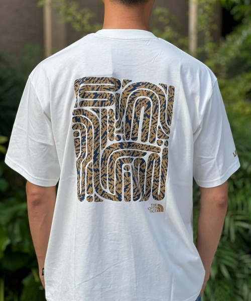 THE NORTH FACE(ザノースフェイス)の「【THE NORTH FACE】S/S LAYBACK Tribal Tee(Tシャツ/カットソー・メンズ・ホワイト/グレー・MEDIUM/LARGE/X-LARGE)」の12枚目の写真