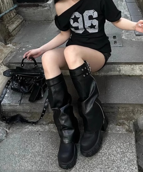 lilful(リルフル)の「【26年春夏新作】スターナンバリングプリント ワンショルTシャツ(Tシャツ/カットソー・レディース・ブラック・M/L)」の7枚目の写真