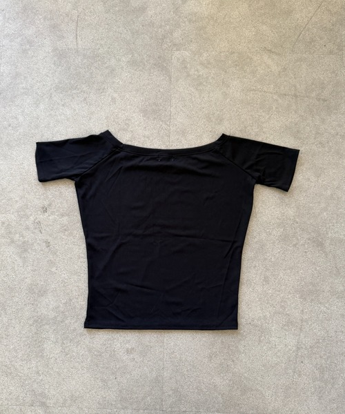 lilful(リルフル)の「【26年春夏新作】スターナンバリングプリント ワンショルTシャツ(Tシャツ/カットソー・レディース・ブラック・M/L)」の18枚目の写真