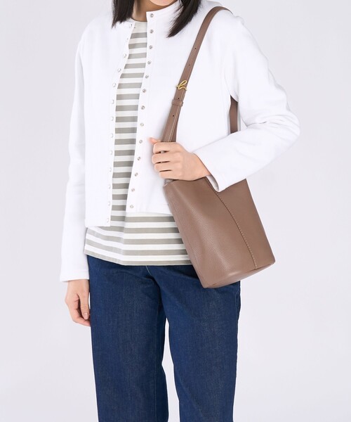 agnes b.(アニエスベー)の「レザー スモール ショルダーバッグ ABS15-01(ショルダーバッグ・レディース・ブラウン系その他・FREE)」の7枚目の写真