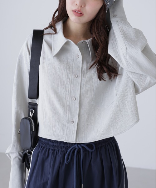 FREE'S MART（フリーズマート）の「◆バックレースアップショート丈シャツ（シャツ/ブラウス・レディース・ピンク系その他/ホワイト/ブルー系その他/グレー・FREE）」の2枚目の写真