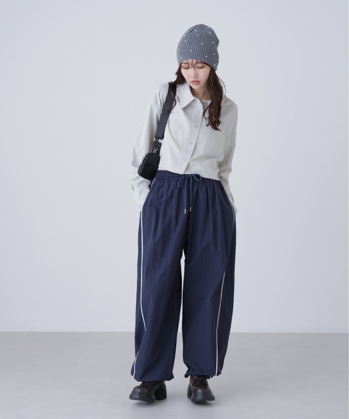 FREE'S MART（フリーズマート）の「◆バックレースアップショート丈シャツ（シャツ/ブラウス・レディース・ピンク系その他/ホワイト/ブルー系その他/グレー・FREE）」の5枚目の写真