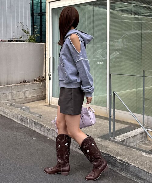 CIAOPANIC（チャオパニック）の「ショルダースリットハトメワッペンジップパーカー（パーカー・レディース・グレー/イエロー/ネイビー・ONE SIZE）」の10枚目の写真