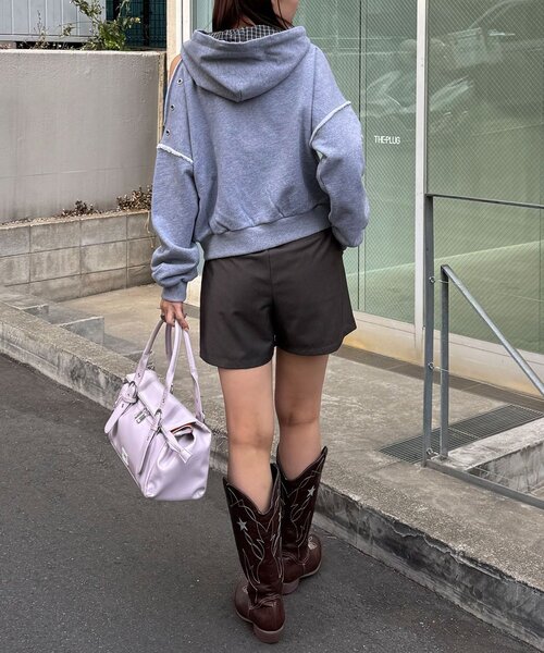 CIAOPANIC（チャオパニック）の「ショルダースリットハトメワッペンジップパーカー（パーカー・レディース・グレー/イエロー/ネイビー・ONE SIZE）」の11枚目の写真