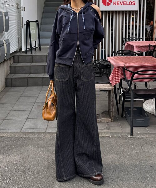 CIAOPANIC（チャオパニック）の「ショルダースリットハトメワッペンジップパーカー（パーカー・レディース・グレー/イエロー/ネイビー・ONE SIZE）」の21枚目の写真