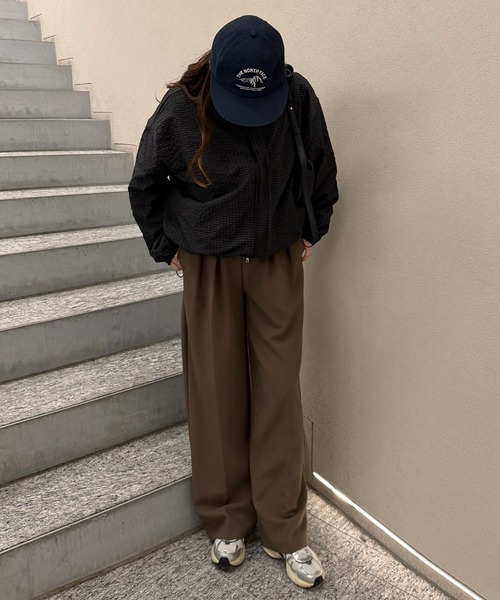 HEILIS(ヘイリス)の「【新色追加】【Chel select】ノルディックチェックジャンパー / ブラック カーキ ファスナー フーディー ダブルジップ アウター ジャケット ブルゾン トップス シティガール ガーリー 韓国 ノームコア ストリート カジュアル カーキグレー グレー 夏服 春服 秋服 冬服 チェック柄 軽量 冷房対策 羽織 UV対策 紫外線対策(ブルゾン・レディース・ブラック・FREE)」の5枚目の写真