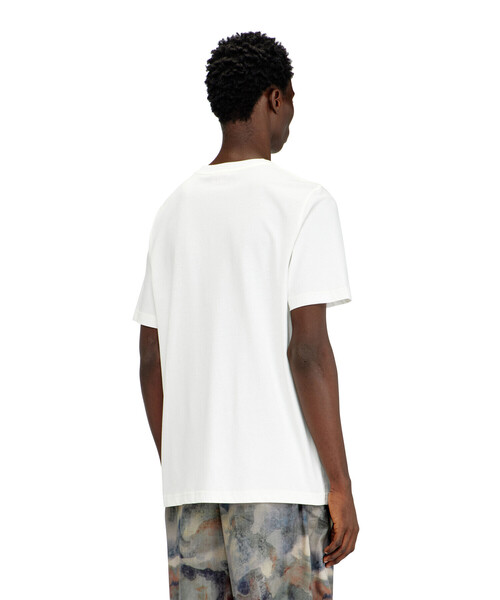 DIESEL(ディーゼル)の「メンズ Tシャツ T-ADJUST-V4(Tシャツ/カットソー・メンズ・オフホワイト/ベージュ系その他・XXX-LARGE/X-LARGE/LARGE/XX-LARGE/MEDIUM/SMALL/X-SMALL)」の8枚目の写真