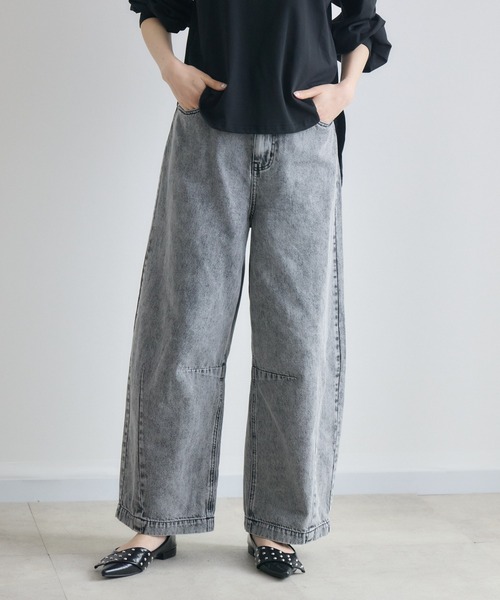 Paradise Picnic（パラダイスピクニック）の「CYAN タックケミカルワイドパンツ（デニムパンツ・レディース・その他1/ブルー/ブラック・MEDIUM/SMALL）」の2枚目の写真