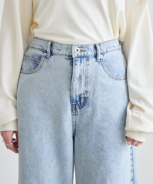 Paradise Picnic（パラダイスピクニック）の「CYAN タックケミカルワイドパンツ（デニムパンツ・レディース・その他1/ブルー/ブラック・MEDIUM/SMALL）」の13枚目の写真