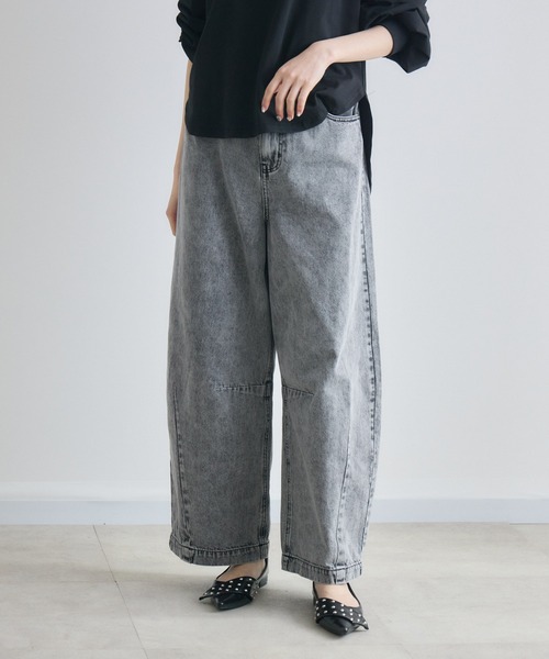 Paradise Picnic（パラダイスピクニック）の「CYAN タックケミカルワイドパンツ（デニムパンツ・レディース・その他1/ブルー/ブラック・MEDIUM/SMALL）」の21枚目の写真