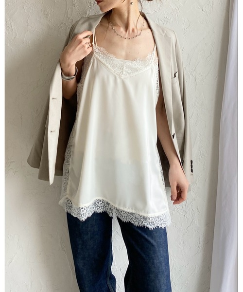 She's Closet（シーズクローゼット）の「ロング丈 サイドスリット 裾 サテンレースキャミソール（キャミソール・レディース・ブラック/アイボリー・FREE）」の7枚目の写真