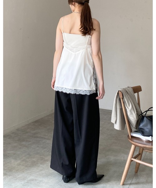 She's Closet（シーズクローゼット）の「ロング丈 サイドスリット 裾 サテンレースキャミソール（キャミソール・レディース・ブラック/アイボリー・FREE）」の10枚目の写真