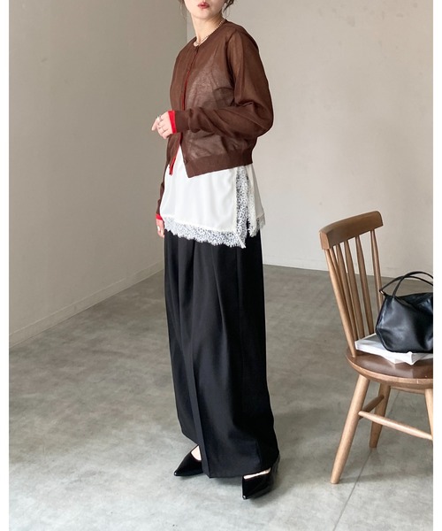 She's Closet（シーズクローゼット）の「ロング丈 サイドスリット 裾 サテンレースキャミソール（キャミソール・レディース・ブラック/アイボリー・FREE）」の12枚目の写真