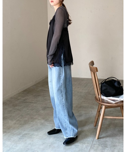 She's Closet（シーズクローゼット）の「ロング丈 サイドスリット 裾 サテンレースキャミソール（キャミソール・レディース・ブラック/アイボリー・FREE）」の14枚目の写真