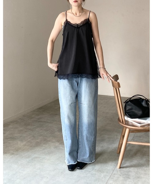 She's Closet（シーズクローゼット）の「ロング丈 サイドスリット 裾 サテンレースキャミソール（キャミソール・レディース・ブラック/アイボリー・FREE）」の15枚目の写真