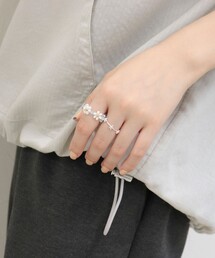 fredy emue（フレディエミュ）の「お花2セットリング（リング）」