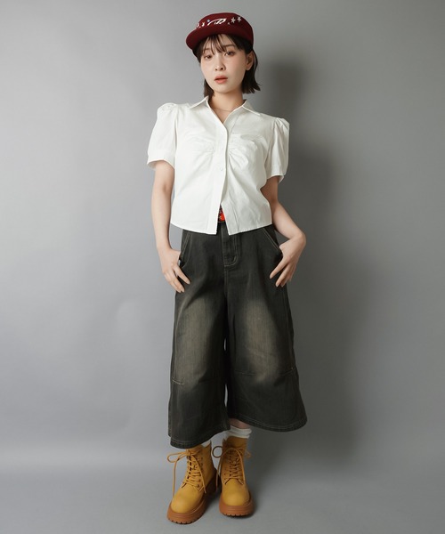 SPINNS(スピンズ)の「タックで即今っぽゆるシルエット★ヴィンテージ加工デニムハーフパンツ(デニムパンツ・レディース・ブルー/ブラック/ネイビー・ONESIZE)」の7枚目の写真