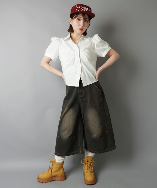 SPINNS(スピンズ)の「タックで即今っぽゆるシルエット★ヴィンテージ加工デニムハーフパンツ(デニムパンツ・レディース・ブルー/ブラック/ネイビー・ONESIZE)」の8枚目の写真