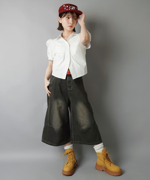 SPINNS(スピンズ)の「タックで即今っぽゆるシルエット★ヴィンテージ加工デニムハーフパンツ(デニムパンツ・レディース・ブルー/ブラック/ネイビー・ONESIZE)」の6枚目の写真