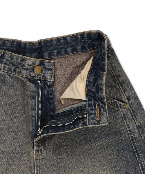SPINNS(スピンズ)の「タックで即今っぽゆるシルエット★ヴィンテージ加工デニムハーフパンツ(デニムパンツ・レディース・ブルー/ブラック/ネイビー・ONESIZE)」の17枚目の写真