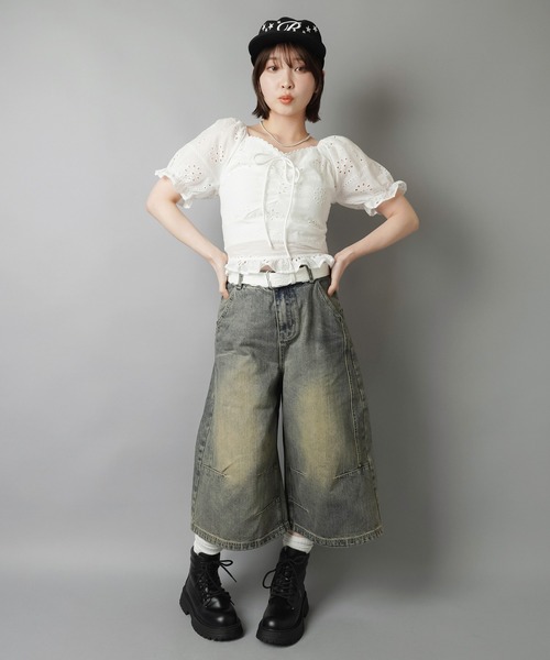 SPINNS(スピンズ)の「タックで即今っぽゆるシルエット★ヴィンテージ加工デニムハーフパンツ(デニムパンツ・レディース・ブルー/ブラック/ネイビー・ONESIZE)」の19枚目の写真