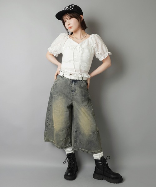 SPINNS(スピンズ)の「タックで即今っぽゆるシルエット★ヴィンテージ加工デニムハーフパンツ(デニムパンツ・レディース・ブルー/ブラック/ネイビー・ONESIZE)」の21枚目の写真