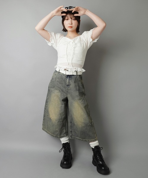 SPINNS(スピンズ)の「タックで即今っぽゆるシルエット★ヴィンテージ加工デニムハーフパンツ(デニムパンツ・レディース・ブルー/ブラック/ネイビー・ONESIZE)」の22枚目の写真