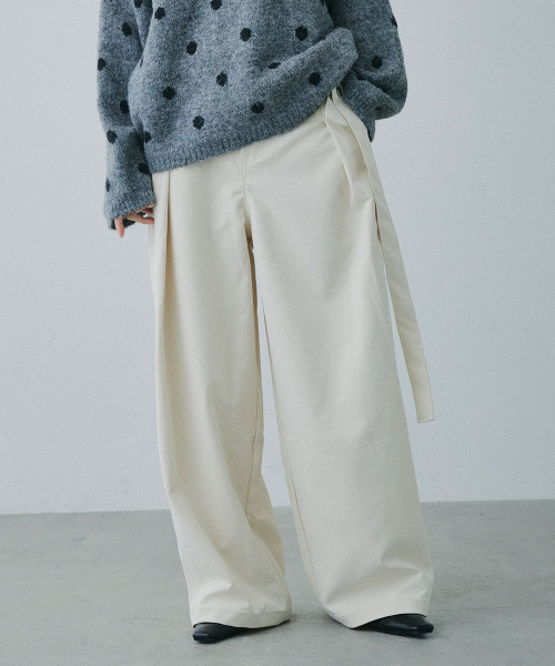 Mirette（ミレット）の「アクセントコード付き タックワイドパンツ / Accent Cord Wide Tuck Pants（スラックス・レディース・ナチュラル/ブラック・MEDIUM/LARGE）」の18枚目の写真