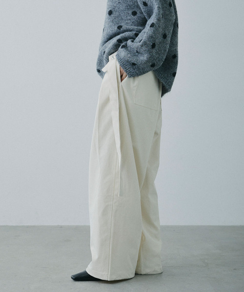 Mirette（ミレット）の「アクセントコード付き タックワイドパンツ / Accent Cord Wide Tuck Pants（スラックス・レディース・ナチュラル/ブラック・MEDIUM/LARGE）」の20枚目の写真