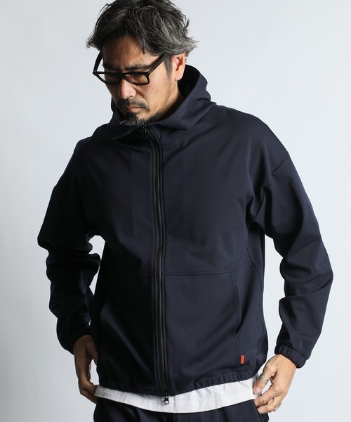 The DUFFER of ST.GEORGE（ザダファーオブセントジョージ）の「[360° THE CIRCLE STRETCH] BY WONDER SHAPE：セットアップ対応 サークルストレッチ ジップパーカー / ワンダーシェイプ / 速乾 軽量 / ライトアウター（その他アウター・メンズ・ネイビー/ブラック・MEDIUM/SMALL/X-LARGE/LARGE）」の2枚目の写真