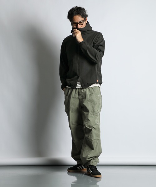 The DUFFER of ST.GEORGE（ザダファーオブセントジョージ）の「[360° THE CIRCLE STRETCH] BY WONDER SHAPE：セットアップ対応 サークルストレッチ ジップパーカー / ワンダーシェイプ / 速乾 軽量 / ライトアウター（その他アウター・メンズ・ネイビー/ブラック・MEDIUM/SMALL/X-LARGE/LARGE）」の4枚目の写真