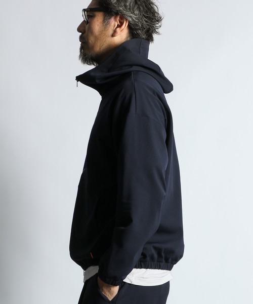 The DUFFER of ST.GEORGE（ザダファーオブセントジョージ）の「[360° THE CIRCLE STRETCH] BY WONDER SHAPE：セットアップ対応 サークルストレッチ ジップパーカー / ワンダーシェイプ / 速乾 軽量 / ライトアウター（その他アウター・メンズ・ネイビー/ブラック・MEDIUM/SMALL/X-LARGE/LARGE）」の7枚目の写真