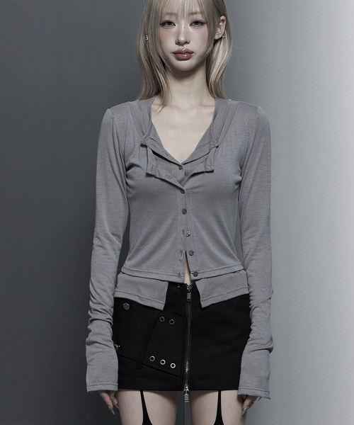 ETRE AU SOMMET(エトレオソメ)の「U-Neck Double Button layered Cardigan (Gray)(カーディガン/ボレロ・レディース・チャコールグレー・FREE)」の1枚目の写真