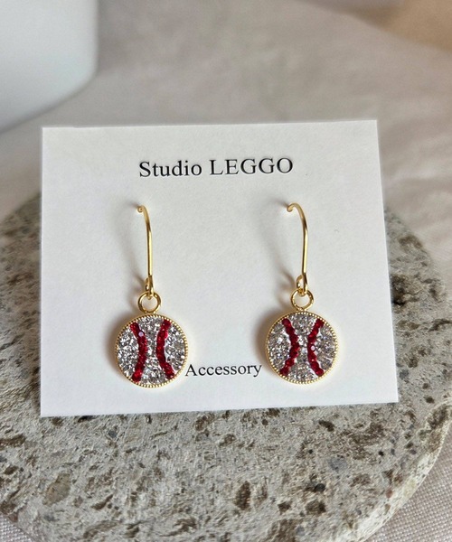 CERCA(チェルカ)の「Studio LEGGO/野球ボールデザインピアス(ピアス(両耳用)・レディース・D/B/C/A・FREE)」の1枚目の写真