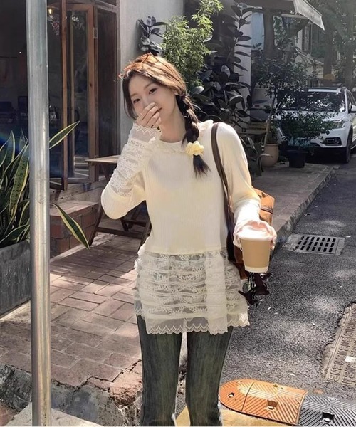 AsheKsha（アシクシャ）の「レースのシンプルなラウンドネック・ルーズフィット長袖トップス（Tシャツ/カットソー・レディース・ベージュ・M）」の4枚目の写真