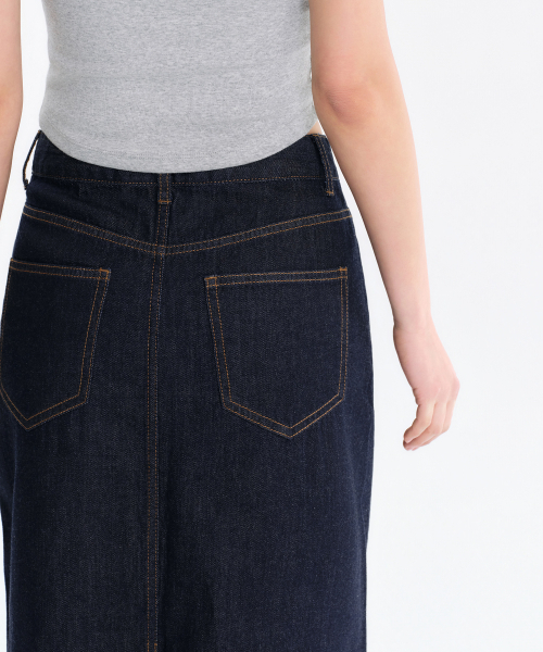 MUSINSA STANDARD WOMAN（ムシンサスタンダードウーマン）の「ウィメンズライトウェイトデニムマキシスカート[ディープインディゴ]（スカート・レディース・その他・SMALL/MEDIUM/LARGE/X-SMALL）」の6枚目の写真