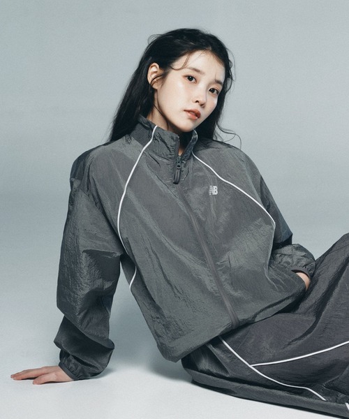 NEW BALANCE(ニューバランス)の「スポーツレガシージャケット(ナイロンジャケット・レディース・ダークグレー・SMALL/MEDIUM/LARGE/X-LARGE)」の15枚目の写真
