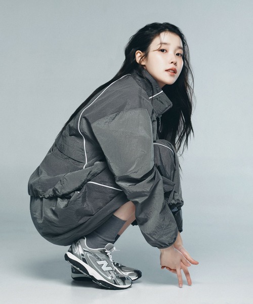 NEW BALANCE(ニューバランス)の「スポーツレガシージャケット(ナイロンジャケット・レディース・ダークグレー・SMALL/MEDIUM/LARGE/X-LARGE)」の11枚目の写真