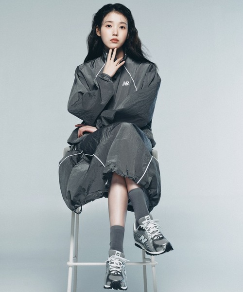 NEW BALANCE(ニューバランス)の「スポーツレガシージャケット(ナイロンジャケット・レディース・ダークグレー・SMALL/MEDIUM/LARGE/X-LARGE)」の12枚目の写真