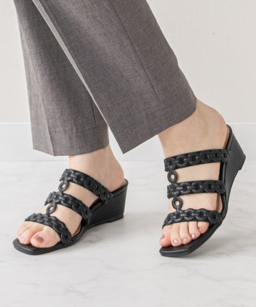 Bridget Birkin(ブリジットバーキン)の「【Bridget Birkin】リングデザインウェッジサンダル(562508)(サンダル・レディース・ベージュ/ブラック/アイボリー・S/L/M)」の2枚目の写真
