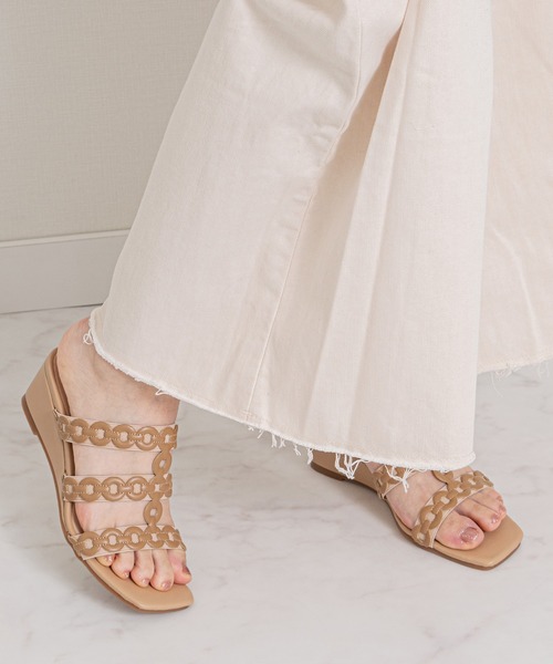 Bridget Birkin(ブリジットバーキン)の「【Bridget Birkin】リングデザインウェッジサンダル(562508)(サンダル・レディース・ベージュ/ブラック/アイボリー・S/L/M)」の4枚目の写真