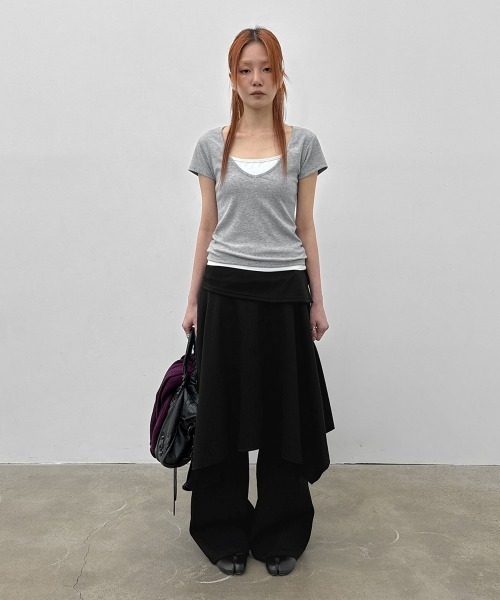 BLACKUP（ブラックアップ）の「[MADE] ダーツビーディープVネック半袖Tシャツ（Tシャツ/カットソー・レディース・ブルーグリーン/ブラック/ネイビー/グレー/クリーム・FREE）」の21枚目の写真