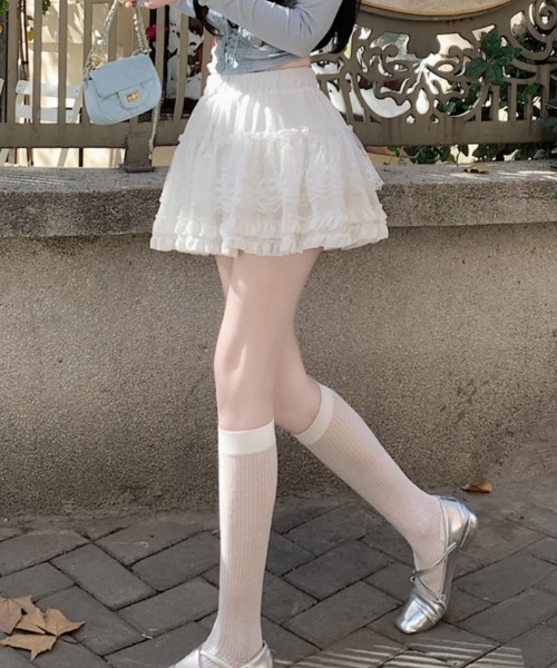 pyornim(ピョルニム)の「フラワーレース ティアードフリルミニスカパン(スカート・レディース・ホワイト/ブラック・F)」の5枚目の写真