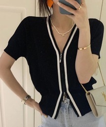 ダブルジップで着こなし自在!配色ラインで細見えする大人かわいいリブカーデ