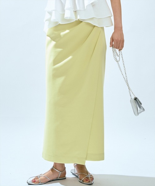 AND COUTURE(アンドクチュール)の「ハイストレッチタックストレートスカート(スカート・レディース・イエロー/チャコールグレー・SMALL/MEDIUM)」の18枚目の写真