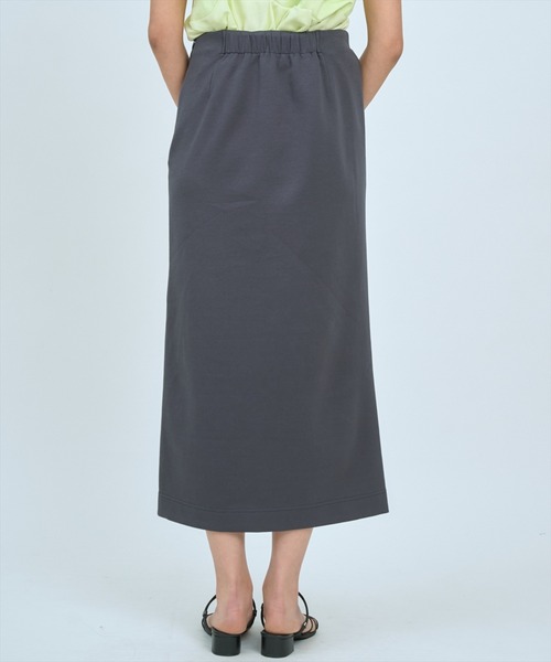 AND COUTURE(アンドクチュール)の「ハイストレッチタックストレートスカート(スカート・レディース・イエロー/チャコールグレー・SMALL/MEDIUM)」の8枚目の写真