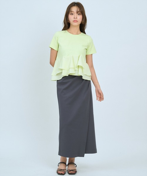AND COUTURE(アンドクチュール)の「ハイストレッチタックストレートスカート(スカート・レディース・イエロー/チャコールグレー・SMALL/MEDIUM)」の10枚目の写真
