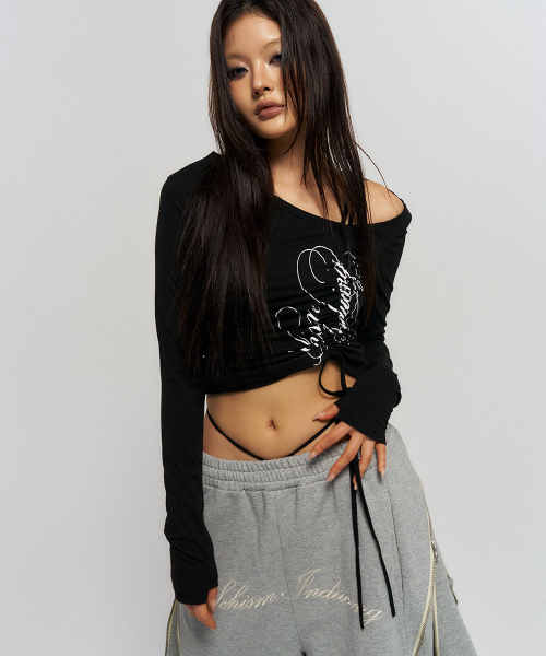 SCHISM INDUCING(スキズムインデューシング)の「ASSYMETRIC SHIRRED TOP BLACK(Tシャツ/カットソー・レディース・その他・FREE)」の4枚目の写真