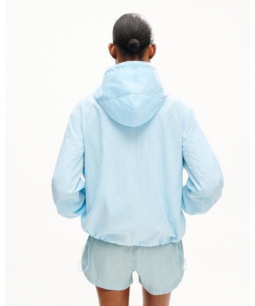 KENZO(ケンゾー)の「'KENZO Signature' ショート ウインドブレーカー(その他アウター・レディース・ブルー系その他・MEDIUM/X-SMALL/SMALL)」の2枚目の写真