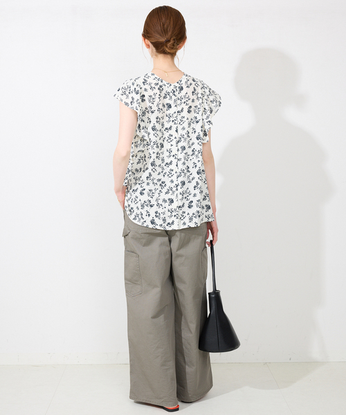SLOBE IENA（スローブイエナ）の「《WEB限定/追加》フレンチフリルスリーブフラワーブラウス（シャツ/ブラウス・レディース・ブラック系その他/ネイビー・FREE）」の15枚目の写真